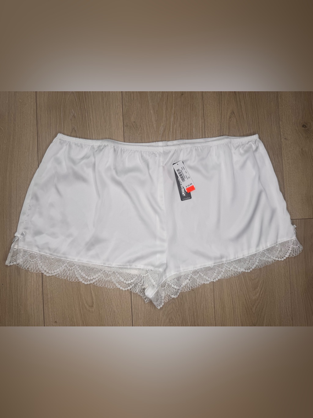 3/$20 Nwt La Vie En Rose White Satin Lace-Trim Sleep Shorts Xl